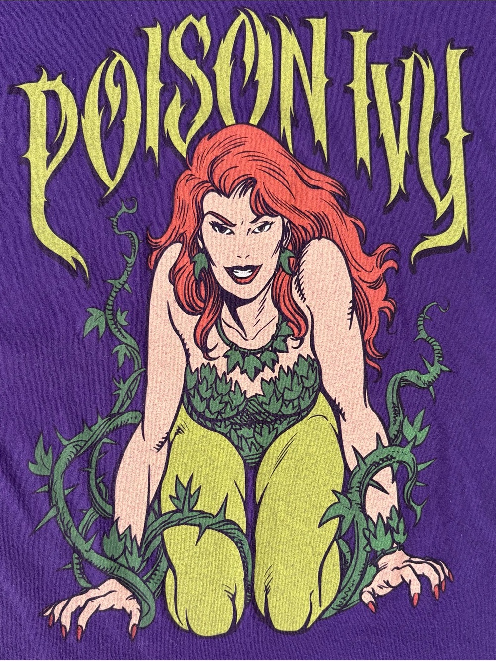 Poison Ivy from Batman Purple Graphic T-shirt Junk Food Brand Size Small - Picture 3 of 5
